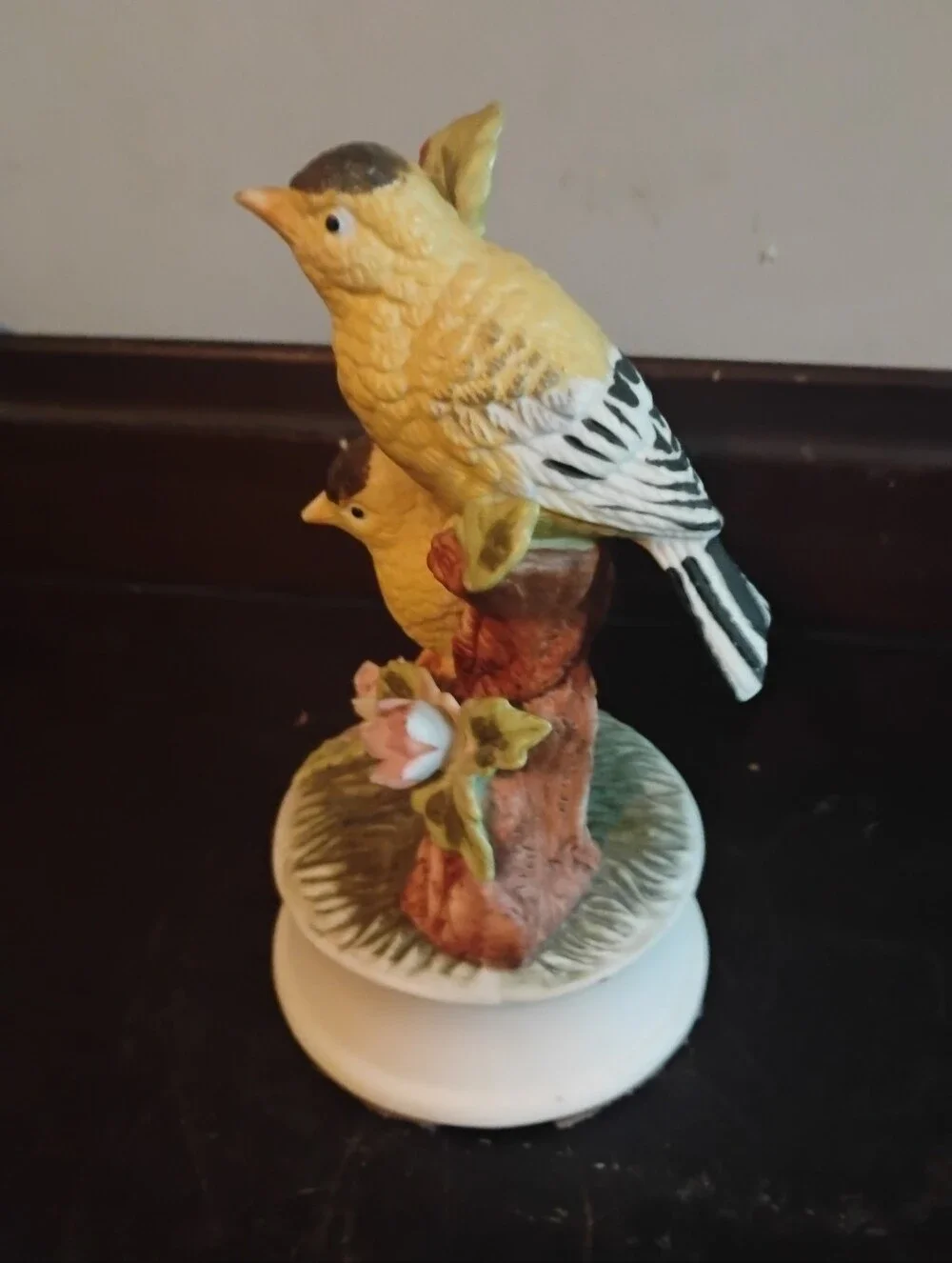 Vintage Towle Fine Porcelain Double Goldfinch Music Box Figurine